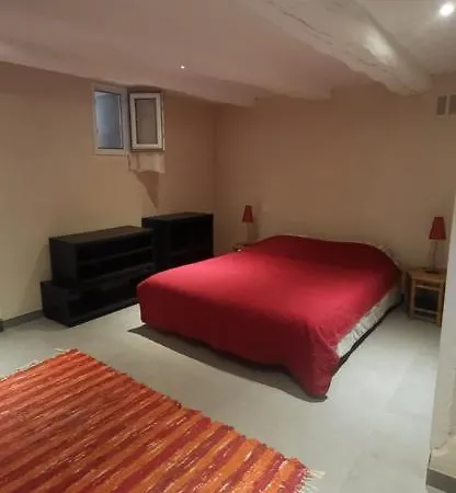 Centre Village Medieval Bormes-les-mimosas, 1 Chambre, 3 Personnes *