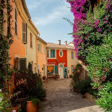 Centre Village Medieval Bormes-les-mimosas, 1 Chambre, 3 Personnes Bormes-les-Mimosas