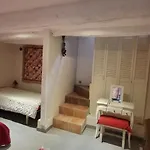 Centre Village Medieval Bormes-les-mimosas, 1 Chambre, 3 Personnes Appartement *
