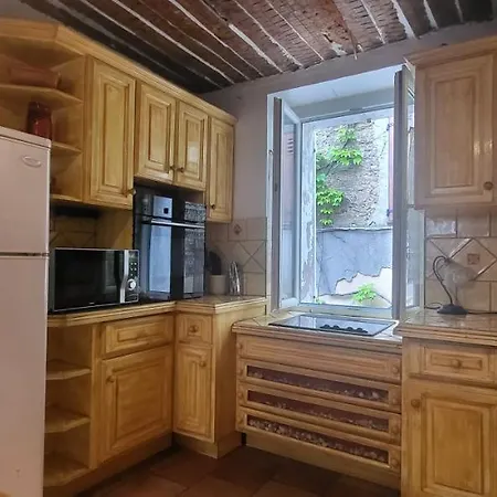 Centre Village Medieval Bormes-les-mimosas, 1 Chambre, 3 Personnes Appartement