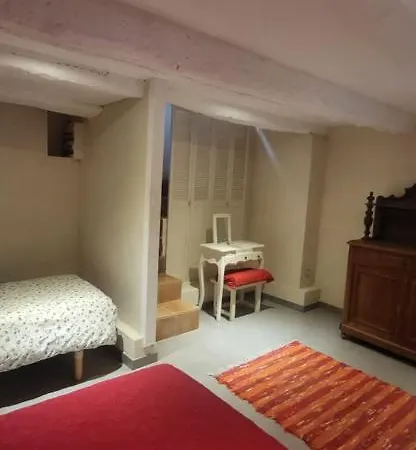 Centre Village Medieval Bormes-les-mimosas, 1 Chambre, 3 Personnes 봄레미모사