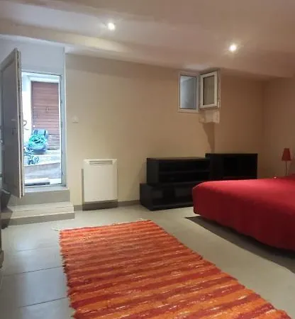 Centre Village Medieval Bormes-les-mimosas, 1 Chambre, 3 Personnes 아파트 봄레미모사